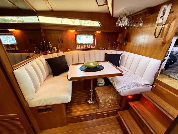 1986 President 37  Aft Cabin Photo 32 sur 62