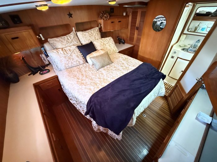 1986 President 37  Aft Cabin Photo 48 sur 62