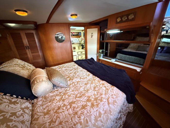1986 President 37  Aft Cabin Photo 52 sur 62