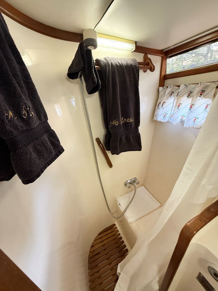 1986 President 37  Aft Cabin Photo 55 sur 62