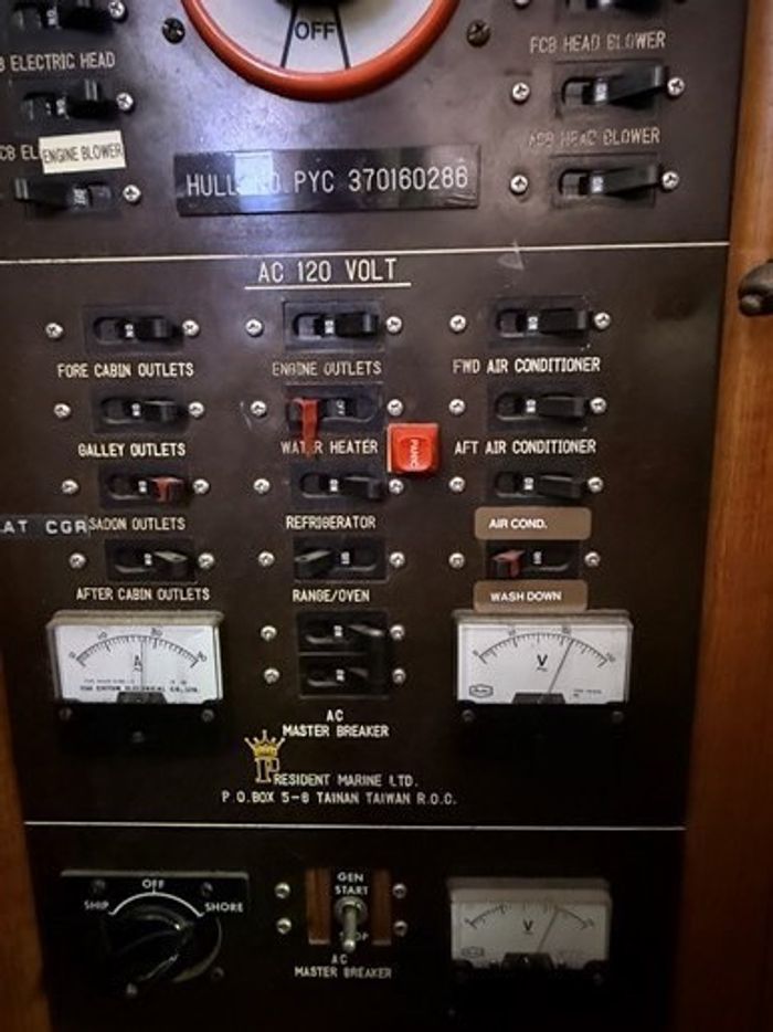 1986 President 37  Aft Cabin Photo 57 sur 62