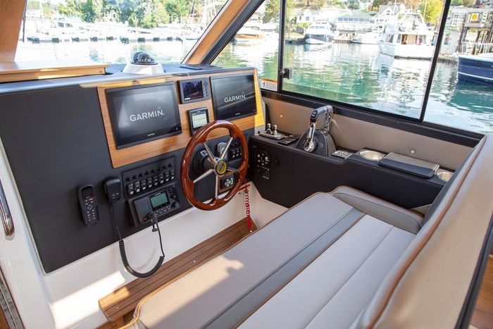 2026 Cutwater C-32 Coupe Photo 31 sur 35