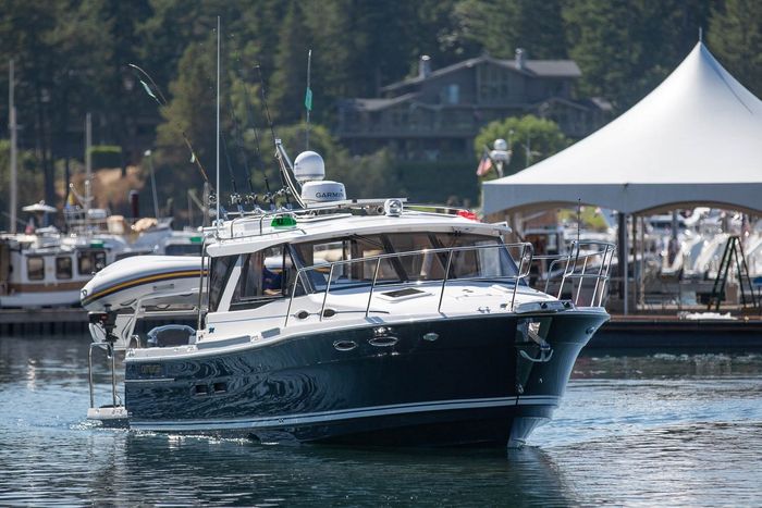 2026 Cutwater C-32 Coupe Photo 5 sur 35