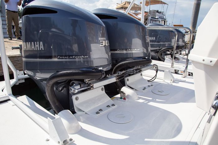 2026 Cutwater C-32 Coupe Photo 13 sur 35