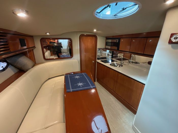 2005 Fountain 48 Express Cruiser Photo 13 sur 22