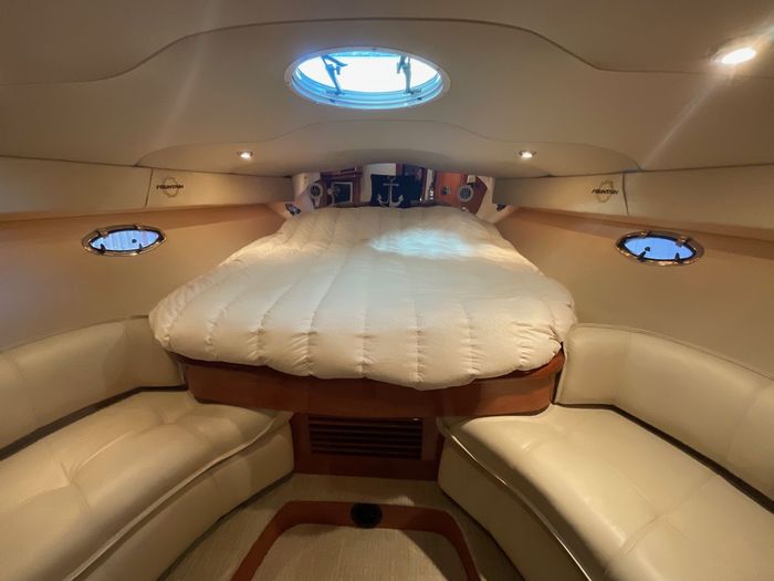 2005 Fountain 48 Express Cruiser Photo 15 sur 22