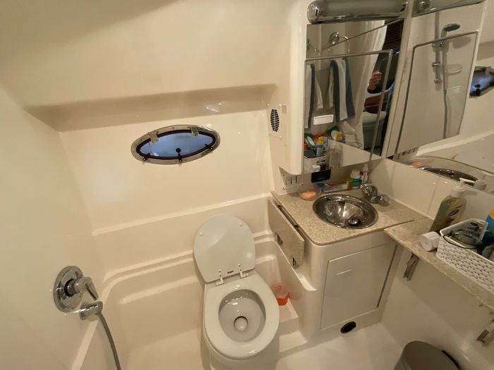2005 Fountain 48 Express Cruiser Photo 19 sur 22