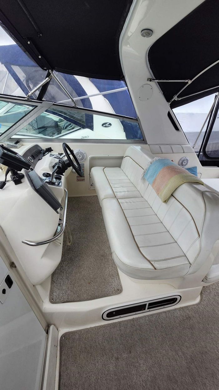 1997 Sea Ray 330 Sundancer M/C Photo 5 of 22