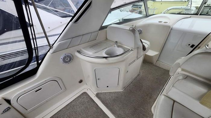 1997 Sea Ray 330 Sundancer M/C Photo 9 of 22