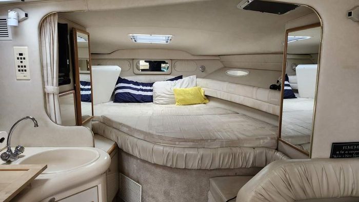 1997 Sea Ray 330 Sundancer M/C Photo 19 of 22