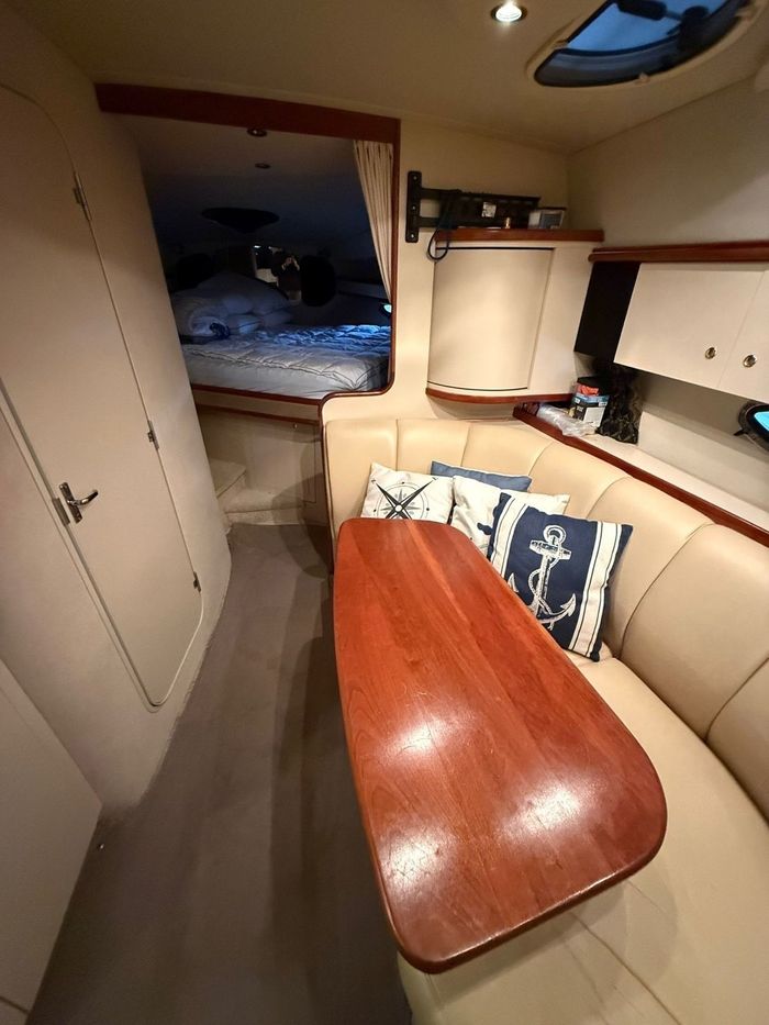 2001 Cruisers Yachts 3470 Express Photo 5 of 5