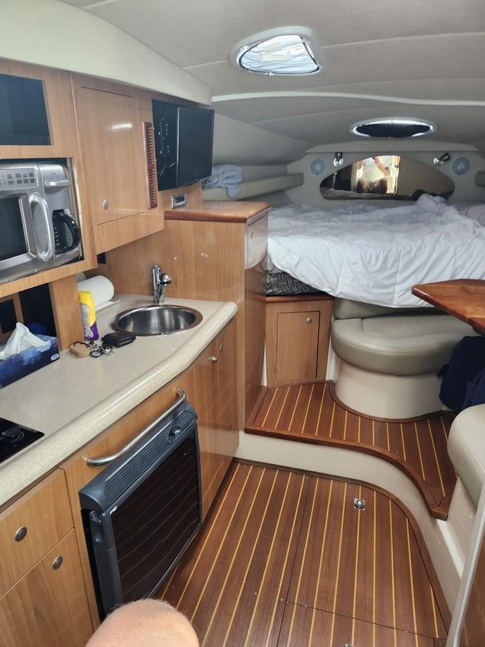 2007 Cruisers Yachts 310 Express MC Photo 5 sur 8