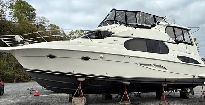 2004 Silverton 43 Motor Yacht Photo 2 sur 12