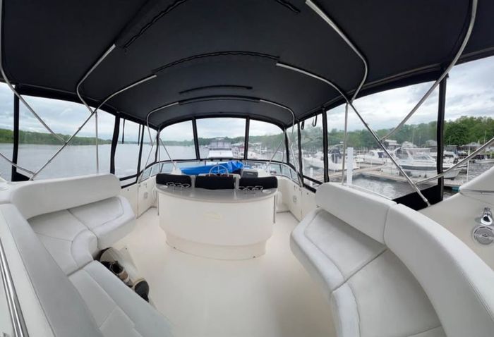 2004 Silverton 43 Motor Yacht Photo 6 sur 12