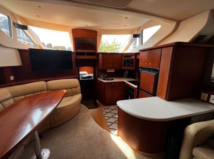 2004 Silverton 43 Motor Yacht Photo 10 sur 12