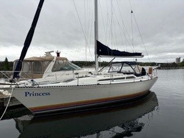 1989 C&C 37+ Photo 3 of 8