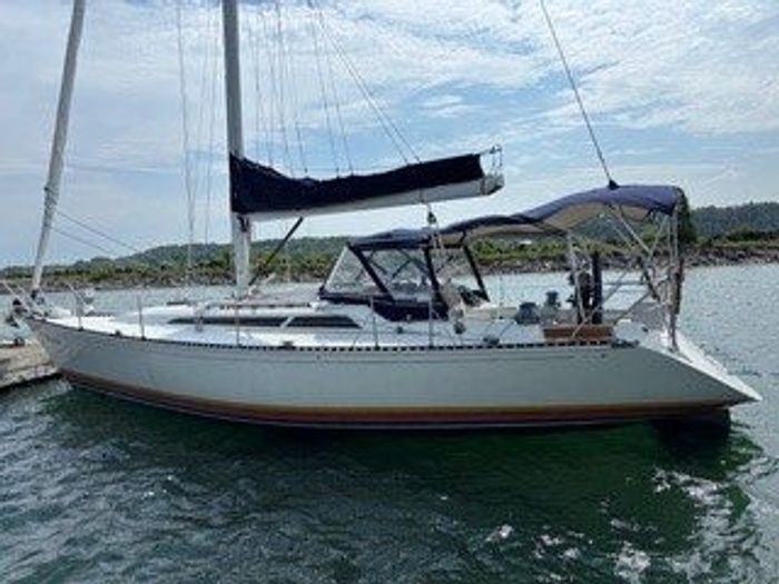 1989 C&C 37+ Photo 7 of 8