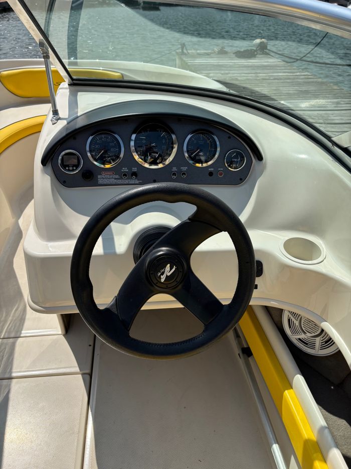 2006 Sea Ray 205 sport Photo 5 of 6