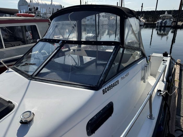 1990 Bayliner 2302 Trophy Walkaround Photo 5 of 41