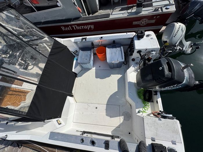 1990 Bayliner 2302 Trophy Walkaround Photo 25 of 41