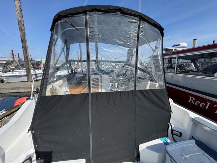 1990 Bayliner 2302 Trophy Walkaround Photo 12 of 41