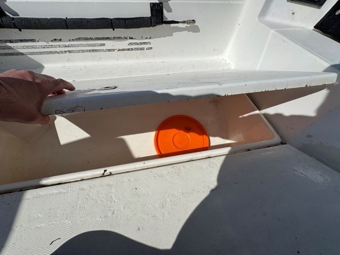1990 Bayliner 2302 Trophy Walkaround Photo 30 of 41