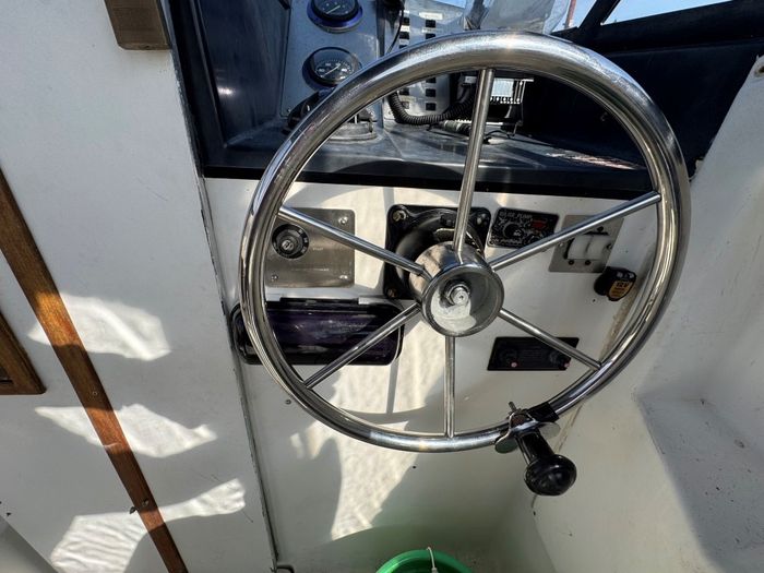 1990 Bayliner 2302 Trophy Walkaround Photo 17 of 41