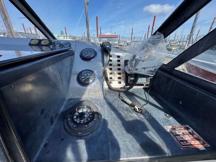 1990 Bayliner 2302 Trophy Walkaround Photo 21 of 41