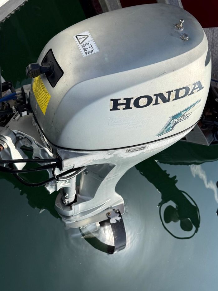 1990 Bayliner 2302 Trophy Walkaround Photo 23 of 41