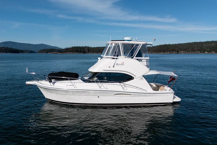2006 Riviera 33 Flybridge Photo 1 sur 74
