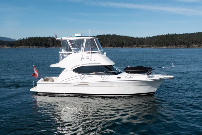 2006 Riviera 33 Flybridge Photo 2 sur 74