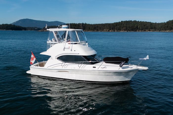 2006 Riviera 33 Flybridge Photo 3 sur 74