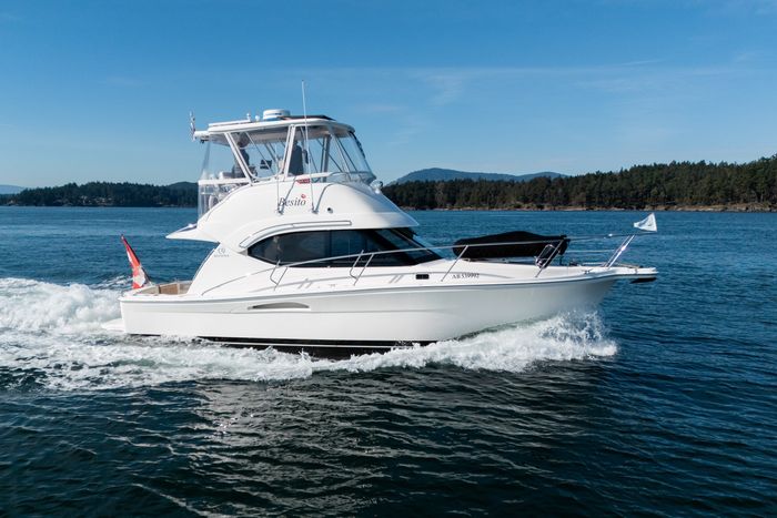 2006 Riviera 33 Flybridge Photo 4 sur 74