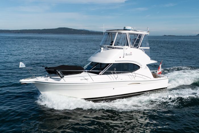2006 Riviera 33 Flybridge Photo 7 sur 74