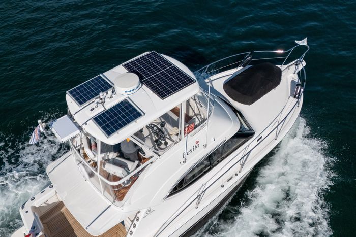2006 Riviera 33 Flybridge Photo 10 sur 74