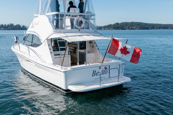 2006 Riviera 33 Flybridge Photo 14 sur 74
