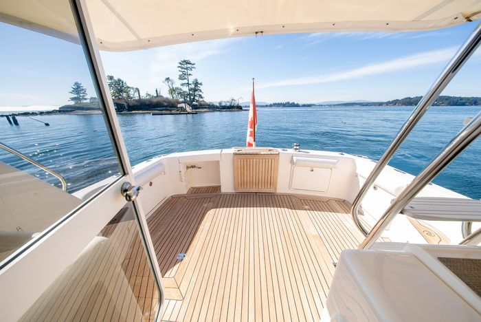 2006 Riviera 33 Flybridge Photo 16 sur 74