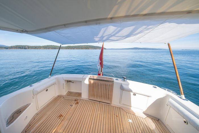 2006 Riviera 33 Flybridge Photo 17 sur 74