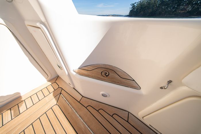 2006 Riviera 33 Flybridge Photo 19 sur 74