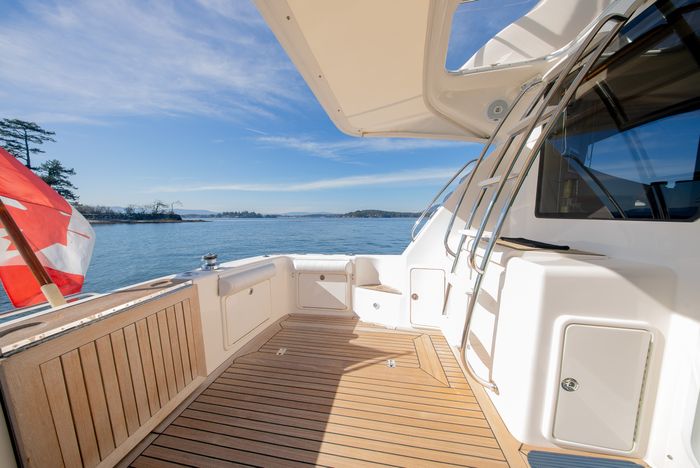 2006 Riviera 33 Flybridge Photo 20 sur 74