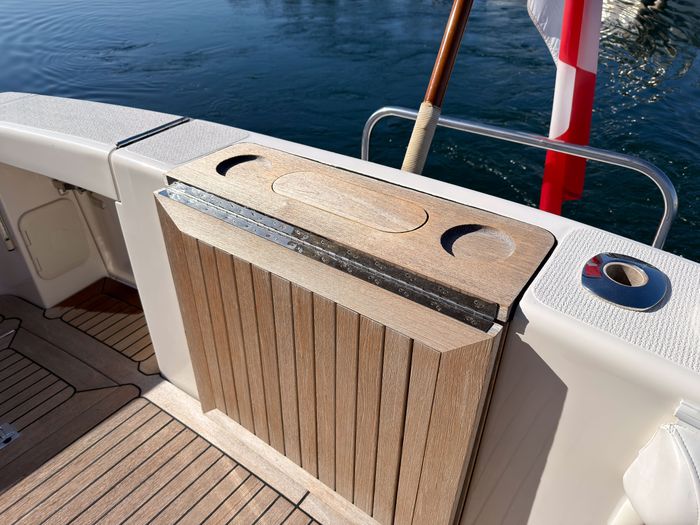 2006 Riviera 33 Flybridge Photo 25 sur 74
