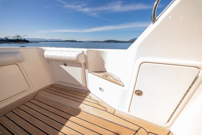 2006 Riviera 33 Flybridge Photo 27 sur 74