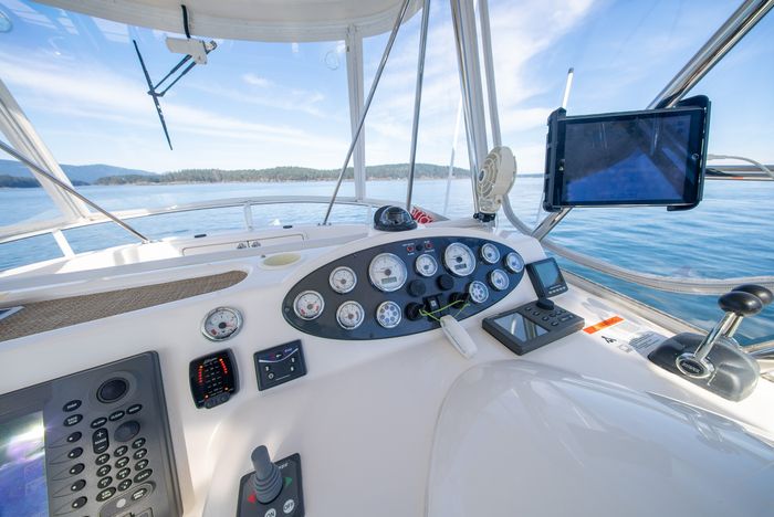 2006 Riviera 33 Flybridge Photo 35 sur 74