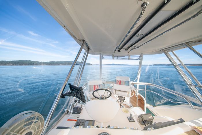 2006 Riviera 33 Flybridge Photo 40 sur 74