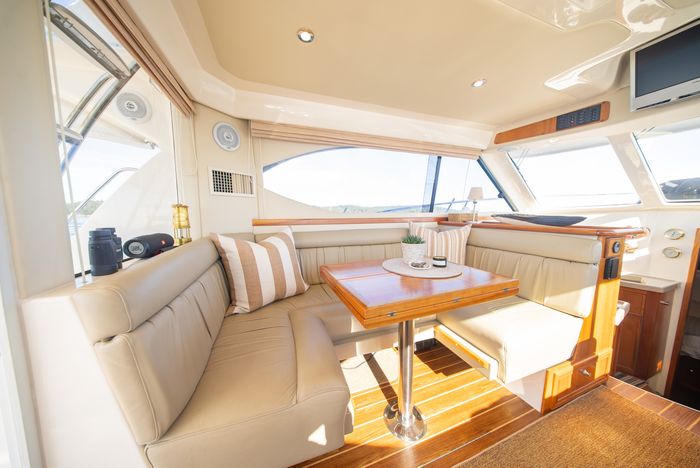 2006 Riviera 33 Flybridge Photo 53 sur 74