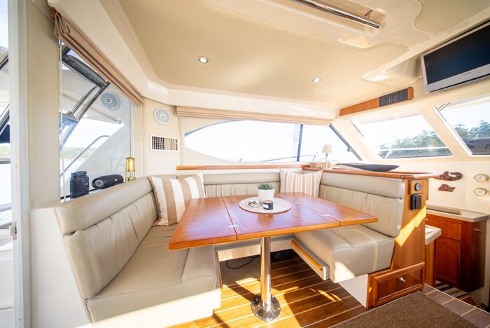 2006 Riviera 33 Flybridge Photo 54 sur 74
