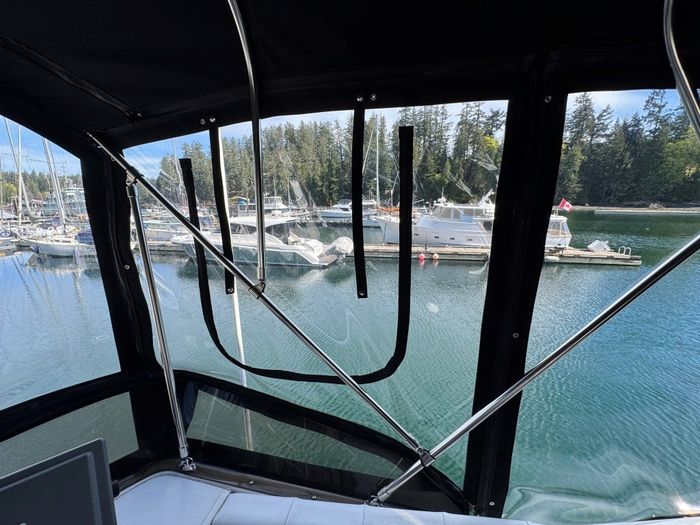1995 Bayliner 3288 Motoryacht Photo 102 of 113