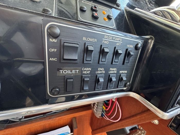 1995 Bayliner 3288 Motoryacht Photo 51 of 113