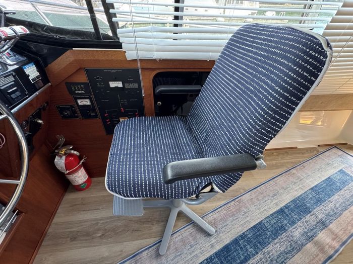 1995 Bayliner 3288 Motoryacht Photo 47 of 113
