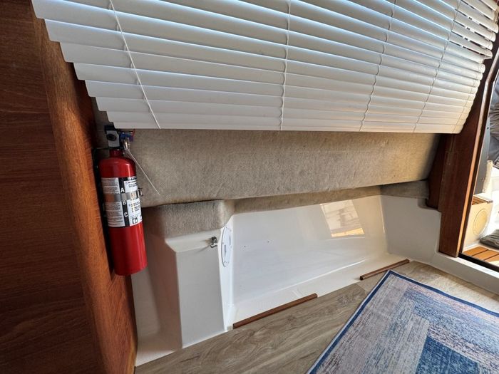 1995 Bayliner 3288 Motoryacht Photo 94 of 113